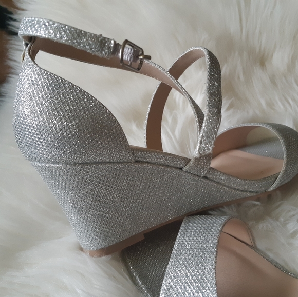 ❣Le chateau beautiful summer /spring dress slipper - Picture 3 of 8